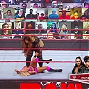 WWE_RAW_21st_Dec_2020_720p_WEBRip_h264-TJ_mp40956.jpg