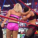 WWE_RAW_21st_Dec_2020_720p_WEBRip_h264-TJ_mp41026.jpg