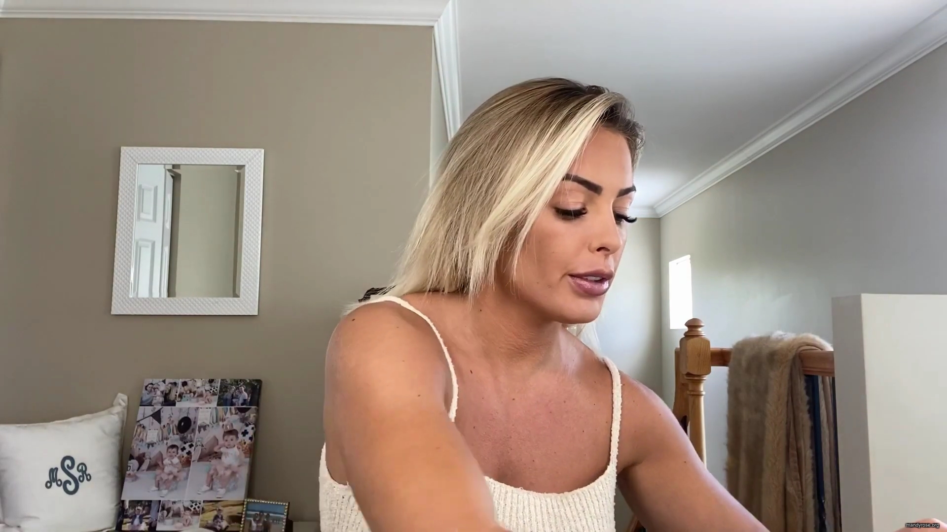 MY_NEW_LOOK21_How-to_do_your_makeup_in_less_than_10_mins21_mp40406.jpg