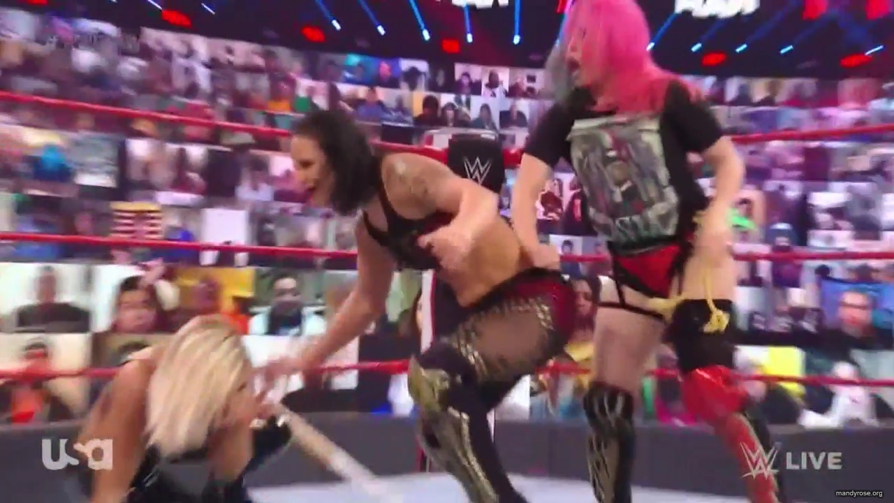 WWE_Monday_Night_Raw_2020_12_14_720p_HDTV_x264-NWCHD_mp40137.jpg