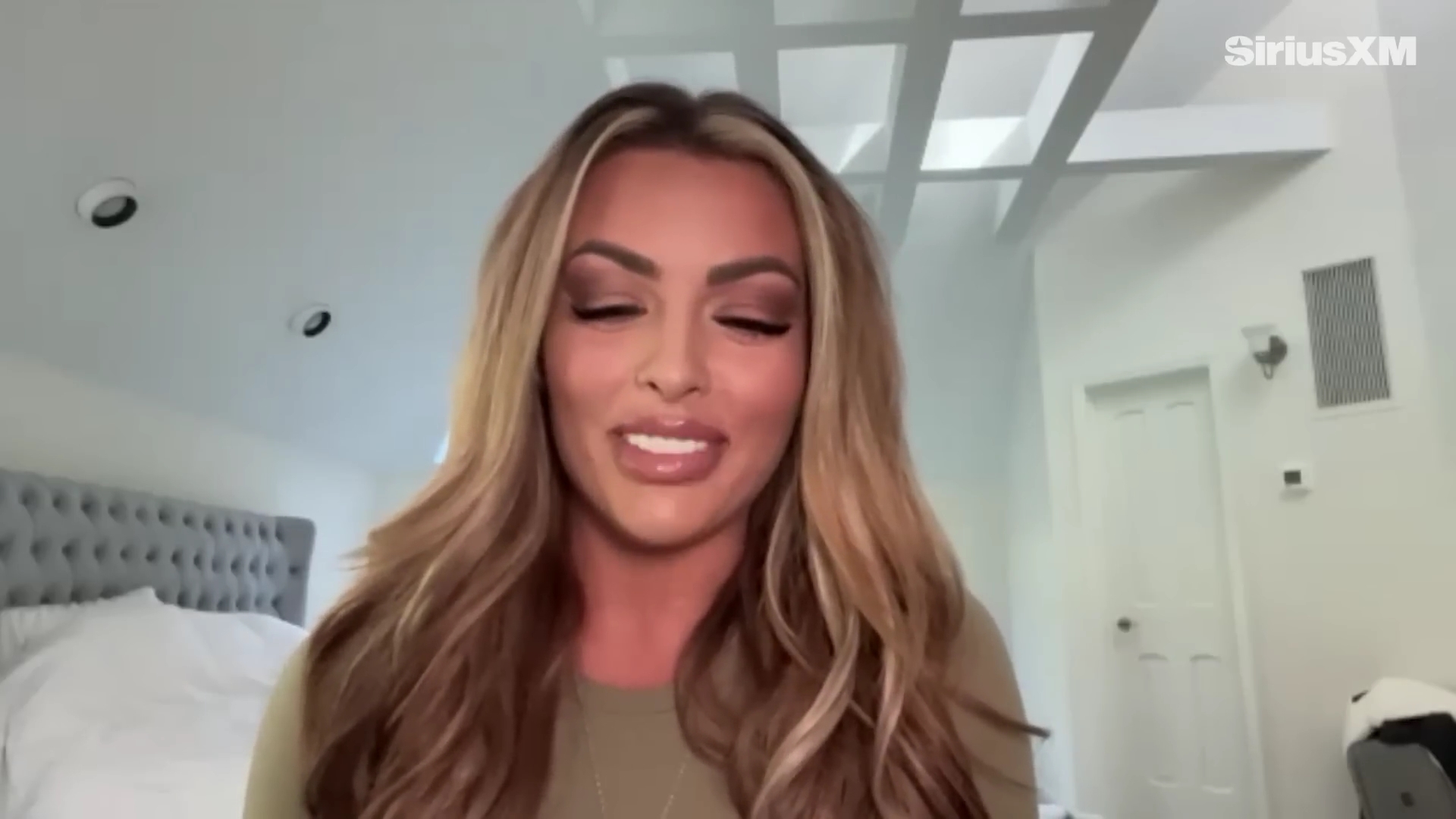 x2mate_com-Mandy_Rose_Describes_Her_22Bittersweet22_Departure_from_WWE___Busted_Open-281080p29_mp41023.jpg