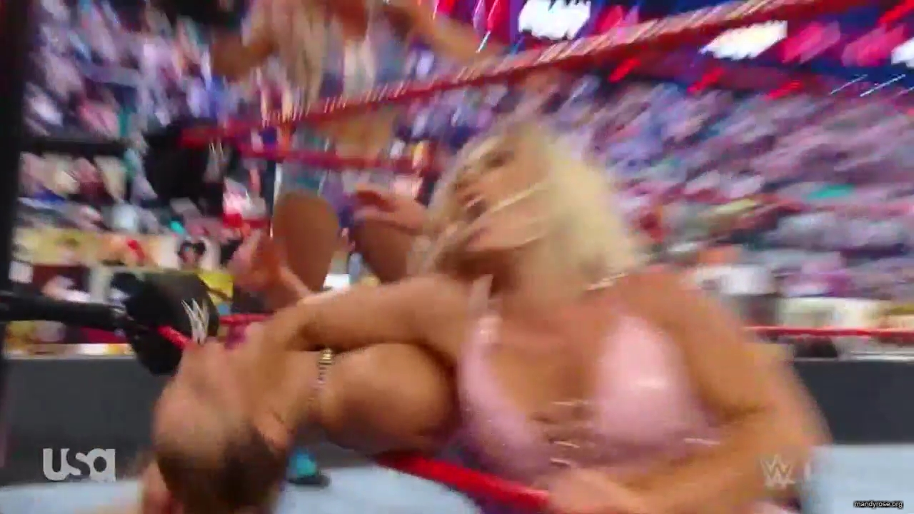 WWE_Monday_Night_Raw_2020_10_12_720p_HDTV_x264-NWCHD_mp40893.jpg